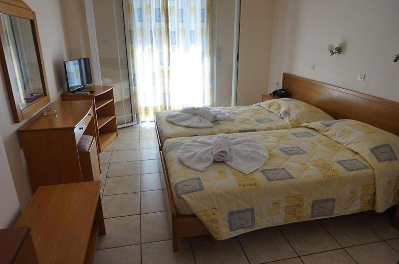 Athina Hotel Agios Georgios Pagon Room photo